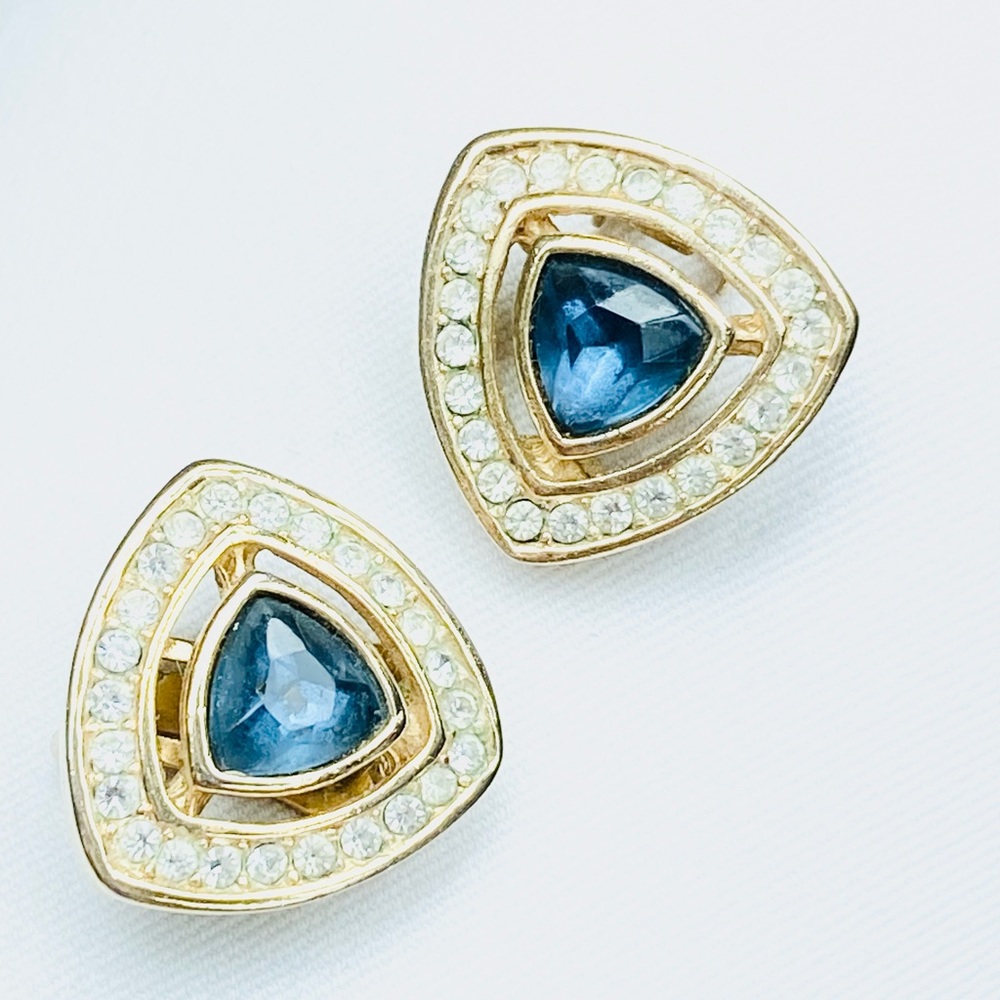 Gorgeous Christian Dior Clip Earrings